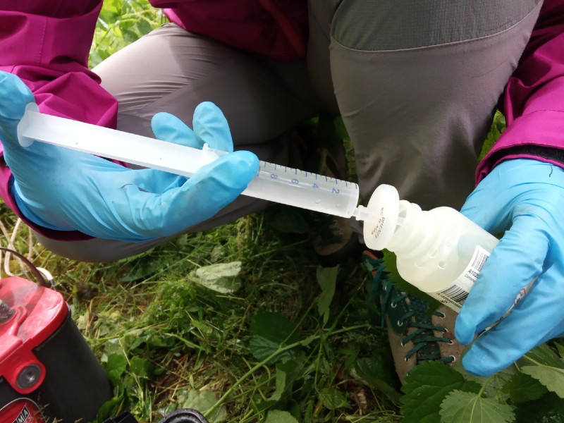 Groundwater sampling aims to collect water aliquots, on which chemical analyses will be performed in order to learn about the water chemical-physical state.